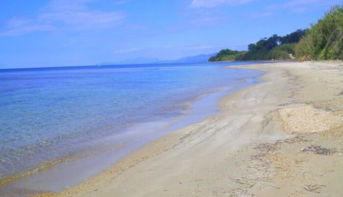 ΠΑΡΑΛΙΑ ΚΑΛΑΜΙΤΣΙ ΠΑΡΑΛΙΑ ΚΑΛΑΜΙΤΣΙ